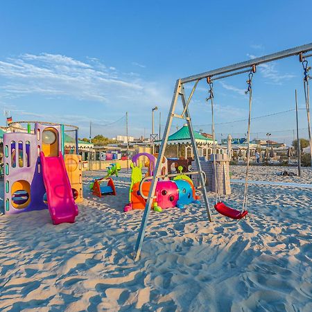 Hotel Gadames - Lunch On The Beach Cervia Esterno foto
