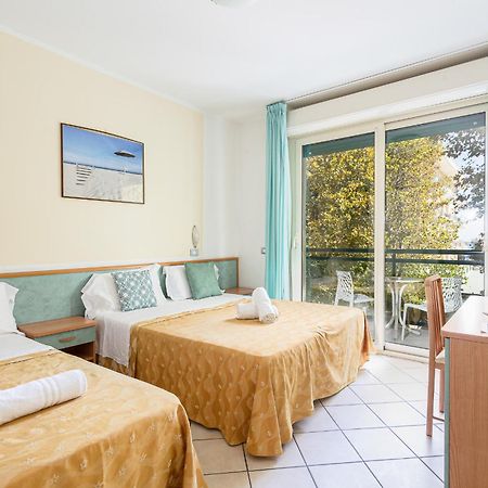Hotel Gadames - Lunch On The Beach Cervia Esterno foto
