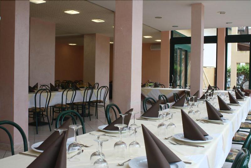 Hotel Gadames - Lunch On The Beach Cervia Esterno foto