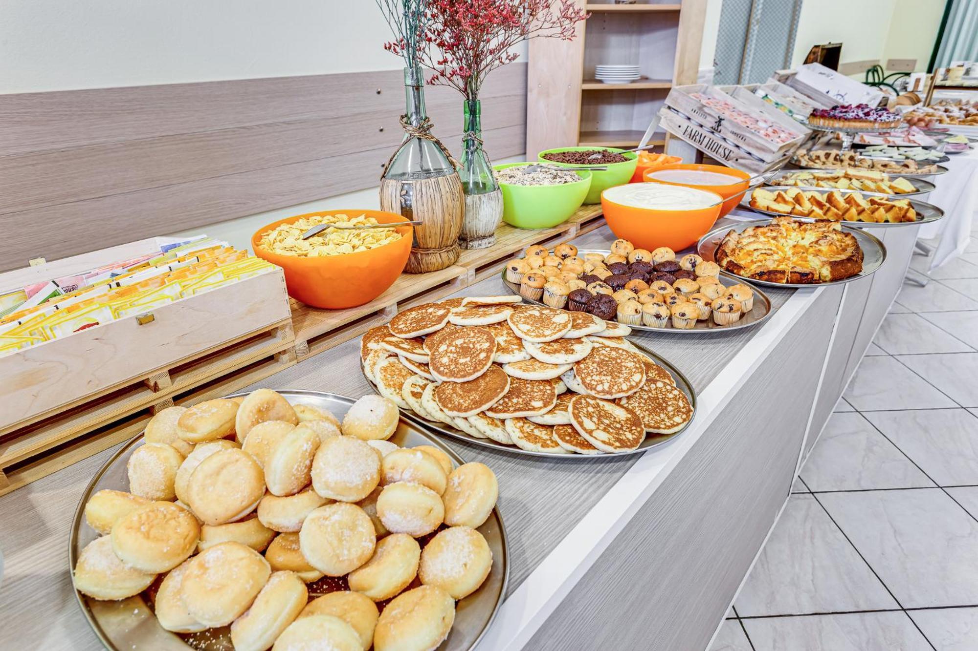 Hotel Gadames - Lunch On The Beach Cervia Esterno foto