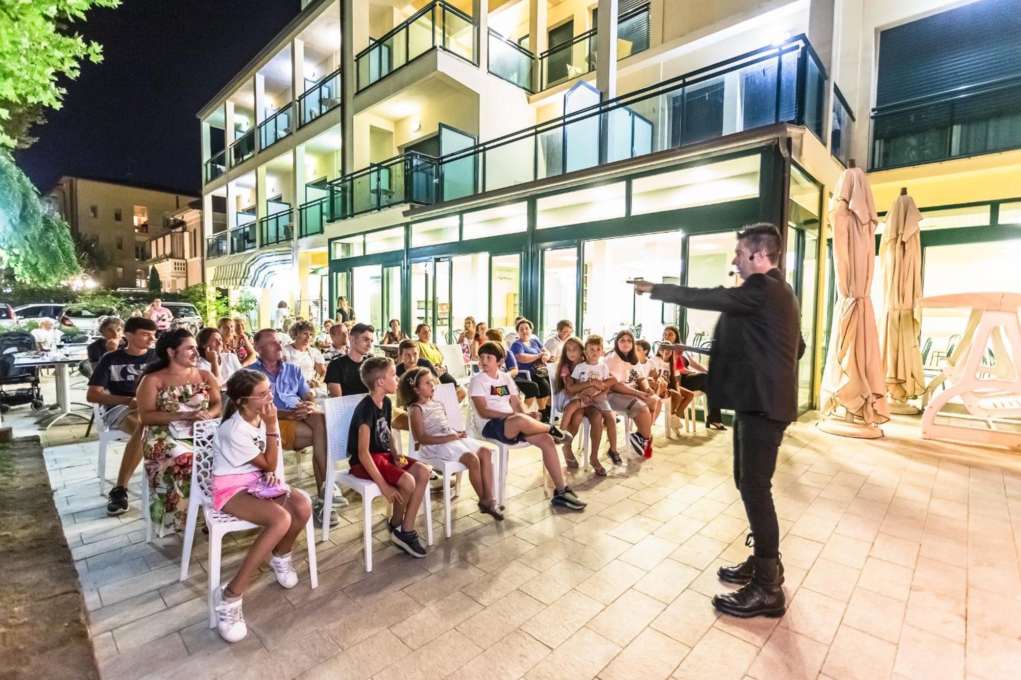 Hotel Gadames - Lunch On The Beach Cervia Esterno foto