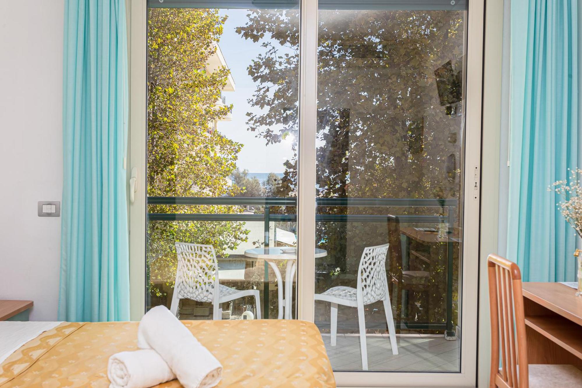 Hotel Gadames - Lunch On The Beach Cervia Esterno foto