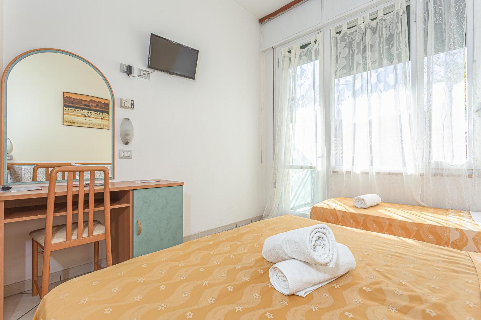 Hotel Gadames - Lunch On The Beach Cervia Esterno foto